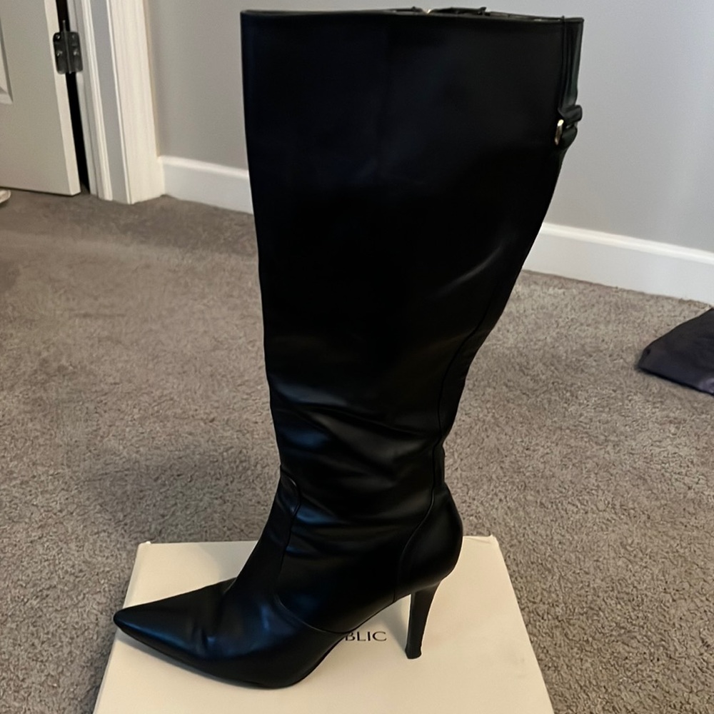 Ralph Lauren calf high boot in black leather!